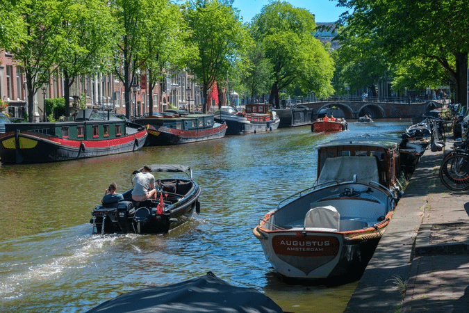Op zoek naar een voordelige bootverhuur in Amsterdam?